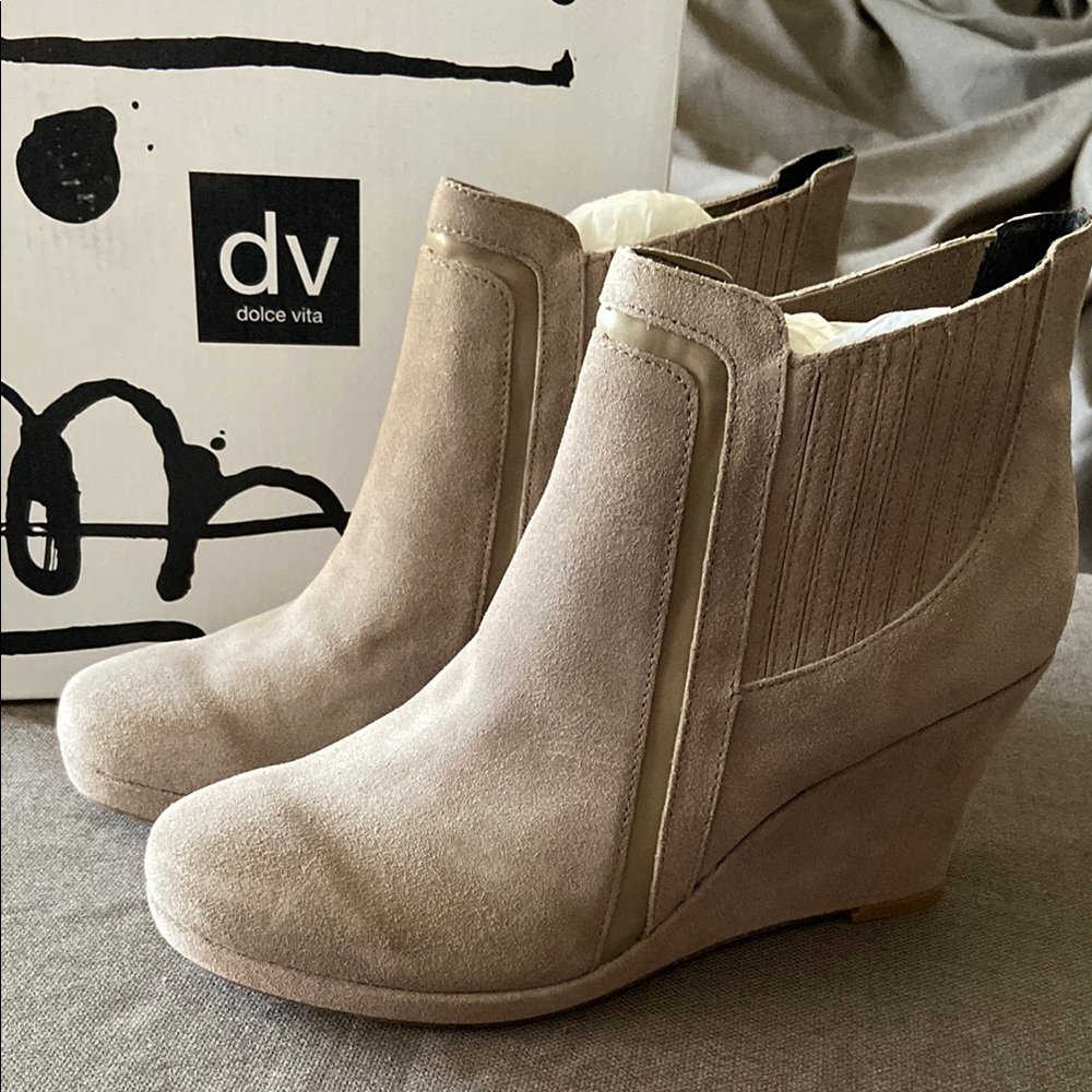New Dolce Vita Women's Tan Suede Ankle Boots size 10